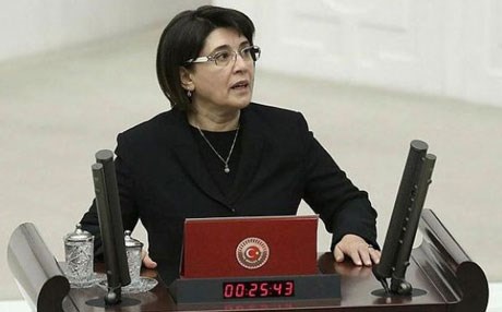 پەرلەمانی تورکیا مافی پەرلەمانتاری لە لەیلا زانا وەرگرتەوە