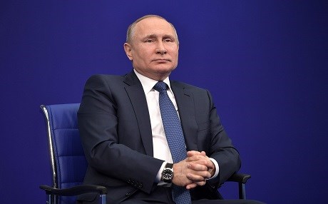 Putin: İt ürür, kervan yürür