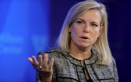 US allows 7,000 Syrian immigrants to stay as civil war rages