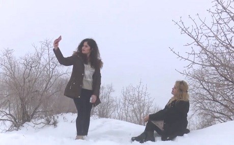 Berfa çiyayê Gare bala geştiyaran dikşîne