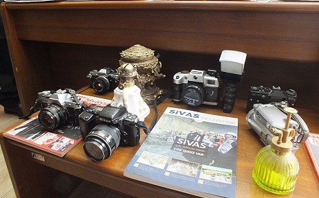 Çöpten koleksiyon yaptı