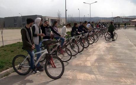 لە زانکۆیەکی باکووری کوردستان پاسکیل لێخوڕین دەکرێتە نەریت