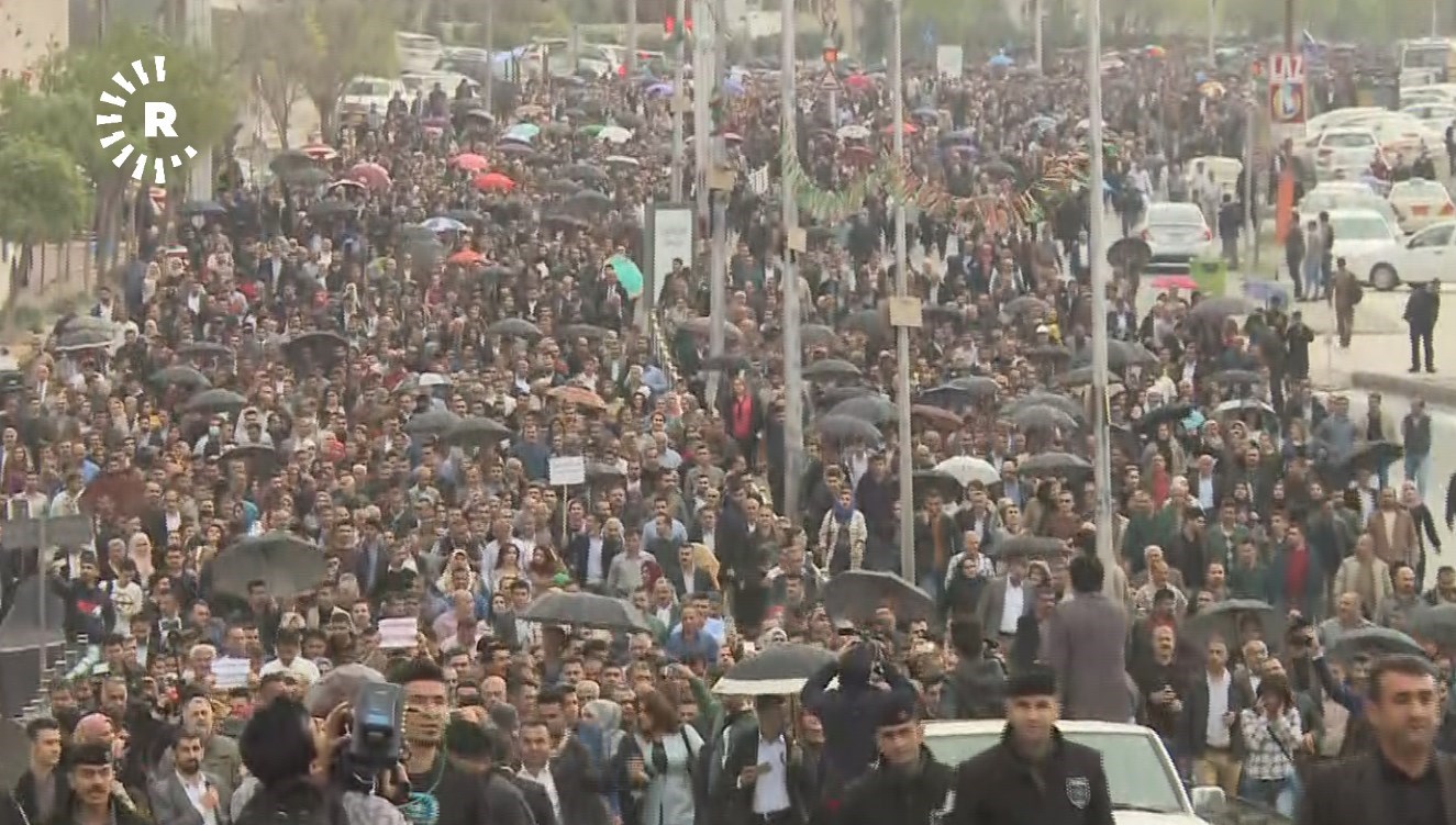 KÜRDİSTAN – 4 kentte memurlar ayakta