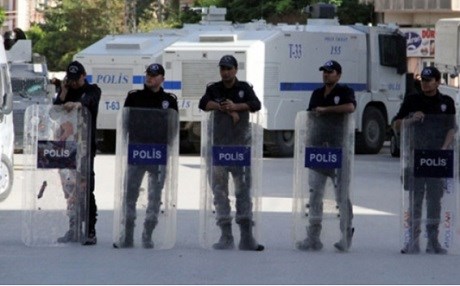 Urfa ve Van'da eylem yasağı