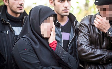 كچێكی كورد لەڕێی كۆچ عاشقی كوڕە ئەفغانێك دەبێت