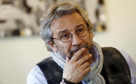 Dündar hakkında kırmızı bülten