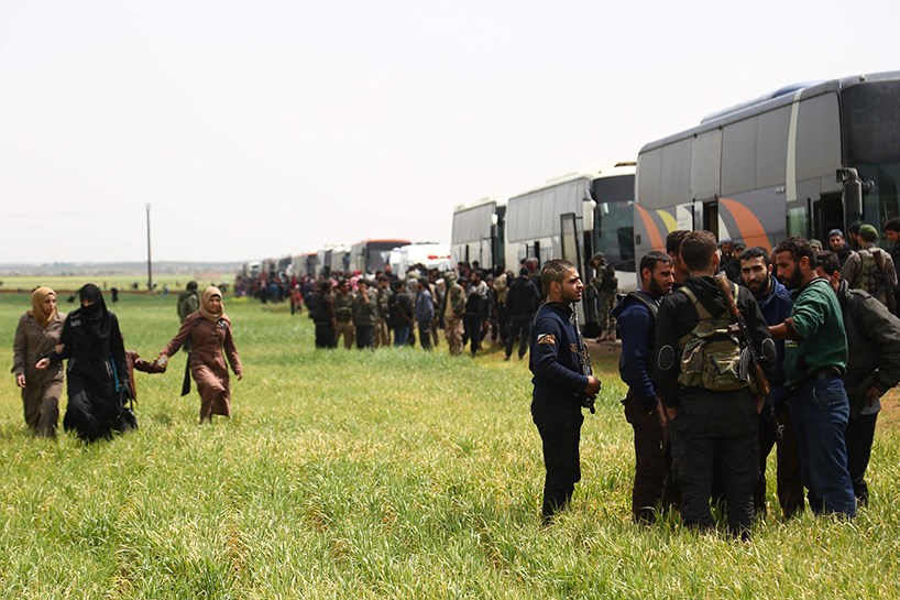Bi wêneyan; Çekdarên Ceyş El-Îslam ji Dumayê derdikevin