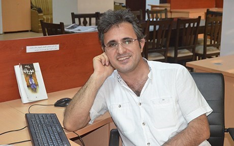 وەرگێڕی شیعر رەنجبەخەسارە