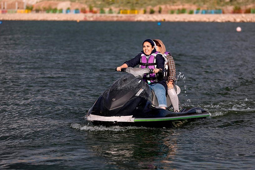 Bi wêneyan; Jiyana rojane li Tewrêz a Îranê