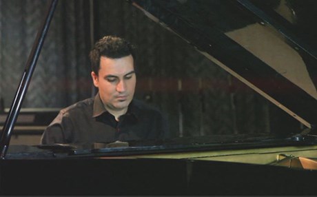 گۆرانییەکی حەسەن زیرەك لە فۆرمی میوزیكی رۆك دادەرێژرێتەوە