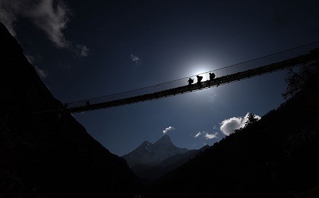 Fotoğraflarla dağcıların Everest tırmanışı