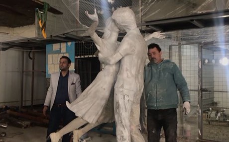 زیرەک میرە پەیکەری کولتوور و خۆشەویستی دروستکرد