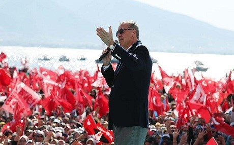 Erdoğan: Parti programımızda laiklik yazıyor