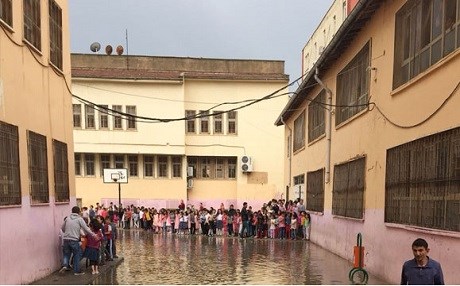 Mardin'de aşırı yağış hayatı felç etti