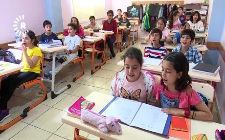 Hunermend Yekbûn: Li Amedê Kurdî bûye zimanê feqîran