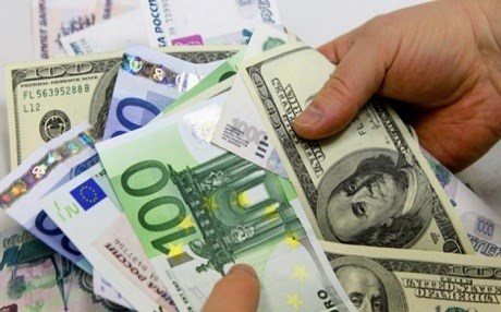 Dolar, euro ve sterlin rekor kırdı!
