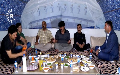 Ezidi ile Müslümanlar aynı iftar sofrasında