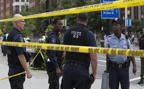 Sınıf arkadaşlarına silahla saldırı