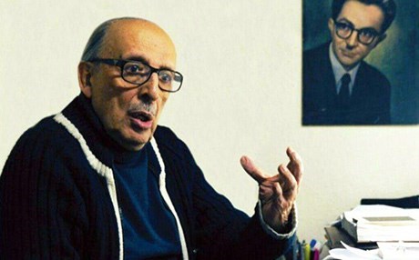 سادق ھیدایەت لەزاری سەرپەرشتیاری بەرهەمەکانیەوە