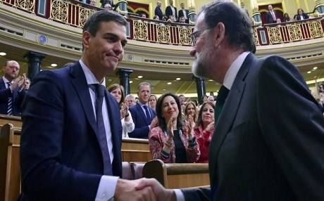 Hükümet düştü, yeni başbakan Sosyalist Parti lideri