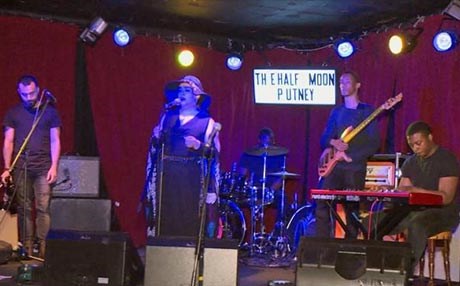 ئەمەل سەعید کوردە لە زانکۆیەکی لەندەن بڕوانامەی لە میوزیکدا بەدەستهێنا