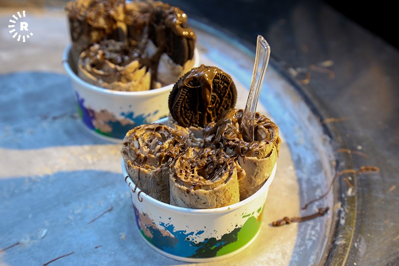 In pictures: Families cool off during Ramadan at ice cream parlors