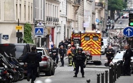 Li Parîsê çend kes rehîne hatin girtin