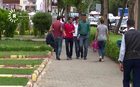 Dengên Kurdan diçe ji kê re?