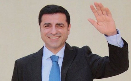 Demirtaş sosyal medya üzerinden miting yaptı