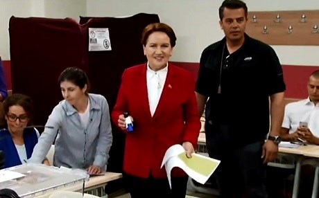 Meral Akşener: Partiyên siyasî tenê li ser îradeya gel nikarin nîqaş bikin