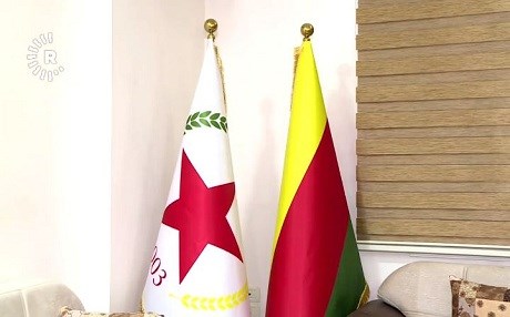 Pankart û wêneyên sembolên YPGê têne rakirin