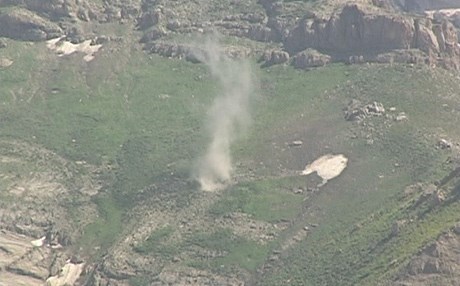 Artêşa Tirkiyê bi top û firokeyan êrişî devera Biradost dike