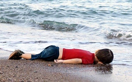 İnsanlık için kırmızı tişört çağrısı