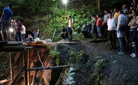 2 karmendên kana komirê mirin