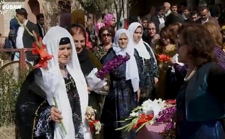 Jinên Helebcê di roja cîhanî ya jinan de Adîle xanim û jinên din bibîr tînin