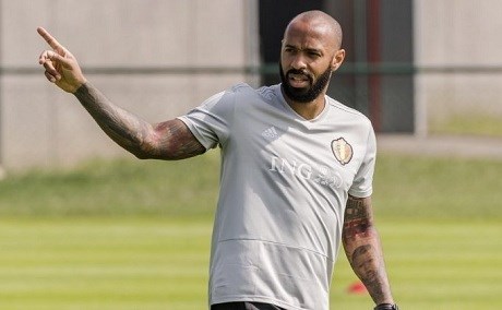 هێنری دەبێتە راهێنەری ئاستۆن ڤێلا