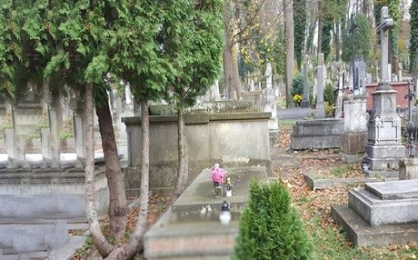 ‘Ölüyü diriltrim’ diyen sahte peygamber aileye mezar açtırdı