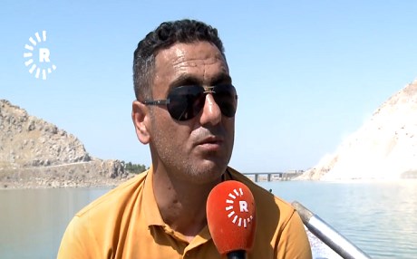 Görme engelli Kürt 10 yıldır balık avlıyor