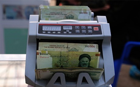 Daketina buhayê tumen li hember dolar rekor şikand