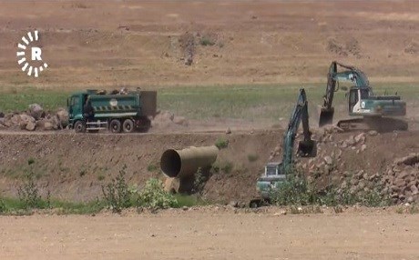 Projeya firehkirina Çemê Dicle û Baxçeyên Hevselê hat rawestandin