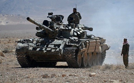 Artêşa Sûriyê bo azadkirina êxsîrên Durzî êrişî DAIŞê dike