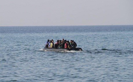 Kuşadası'nda göçmenleri taşıyan bot battı: 9 ölü