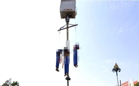 3 pedofili meydanda asıldı