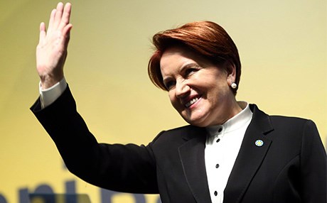 مەراڵ ئاکشەنەر بە سەرۆکی ئیی پارتی ھەڵبژێردرایەوە