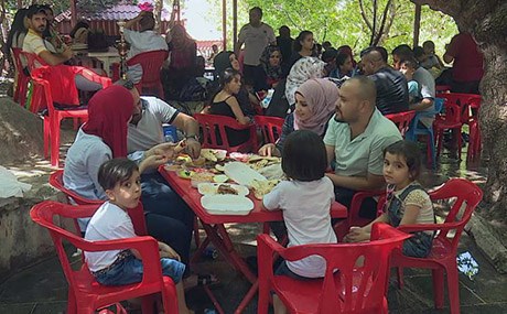 گەشتیارانی عێراق لە ناوچە گەشتیارییەکانی هەرێمی کوردستان جەژن دەکەن