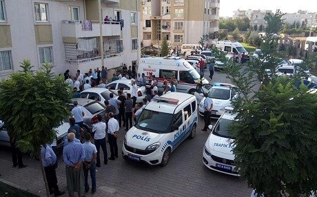 Cinnet geçiren baba 2 kızını öldürdü