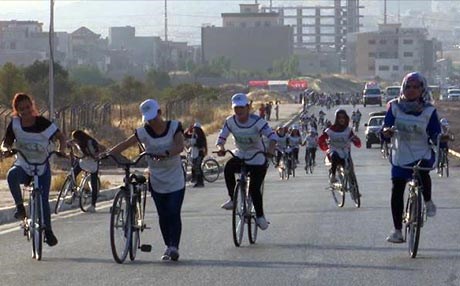 100 ژنی رۆژئاوای کوردستان و دهۆک بەشداریی خولێکی پاسکیلسواری دەکەن