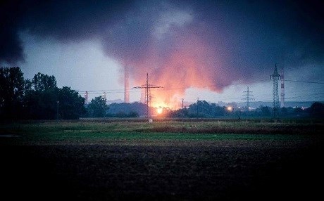 Almanya'da panik: 2 bin kişi tahliye edildi
