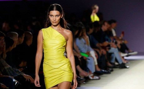 Kompanyaya modayê ya navdar Versace bi 2 milyar dolaran tê firotin