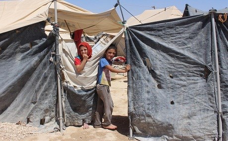Koçberên Hecînê gazinan ji nebûna alîkariyên mirovî dikin